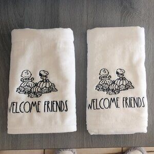 Snoopy Halloween Hand Towels